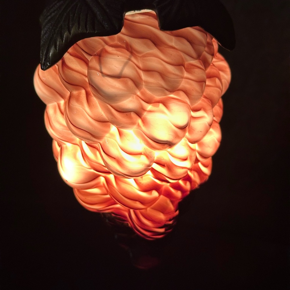 Vintage Grape Cluster Table Lamp - Picture 3 of 7